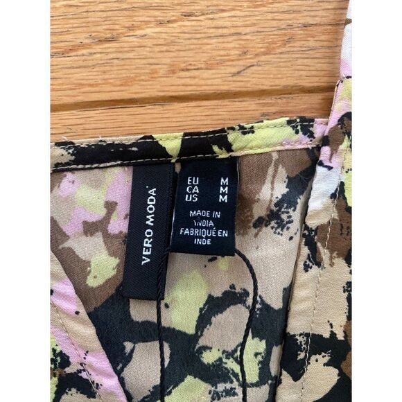 NWT VERO MODA women's dark color splattered Sleeveless ruched crop top size med - Picture 6 of 7